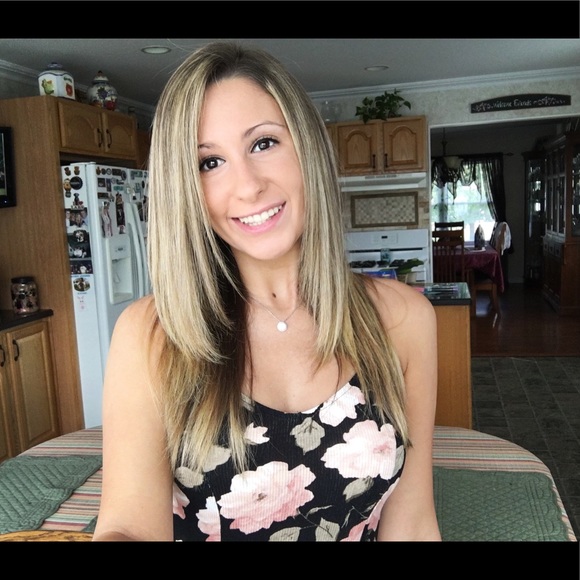 Meet your Posher, Taylor - Picture 1 of 1